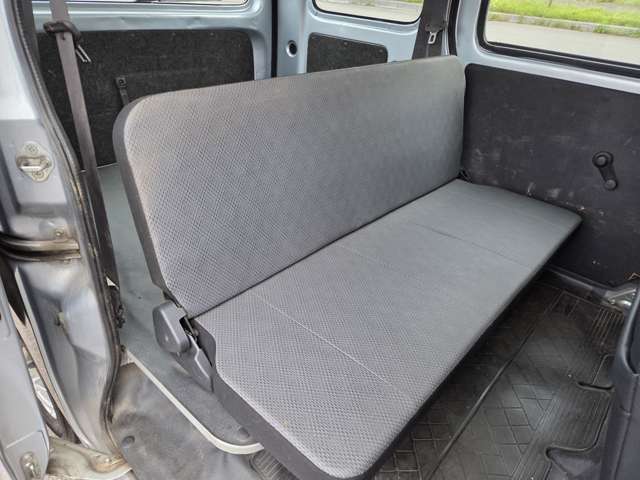 Daihatsu Hijet Cargo 11