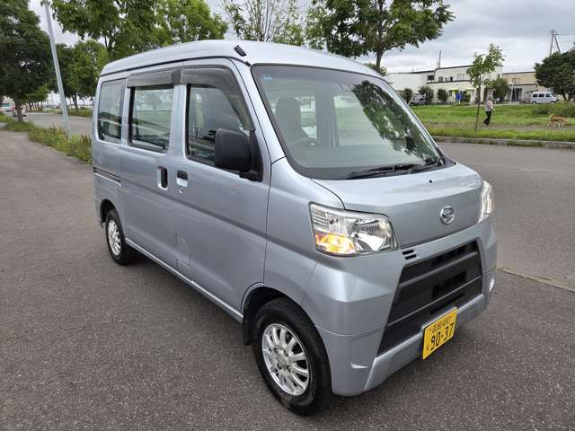 Daihatsu Hijet Cargo 3