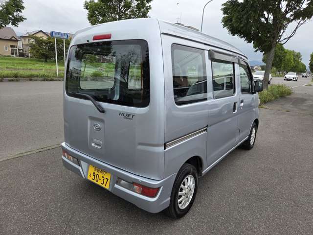 Daihatsu Hijet Cargo 5