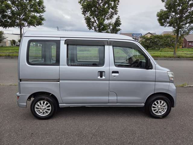 Daihatsu Hijet Cargo 7