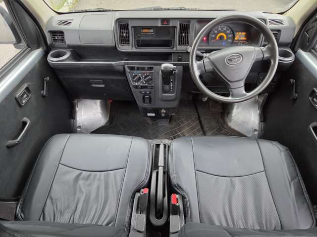 Daihatsu Hijet Cargo 8