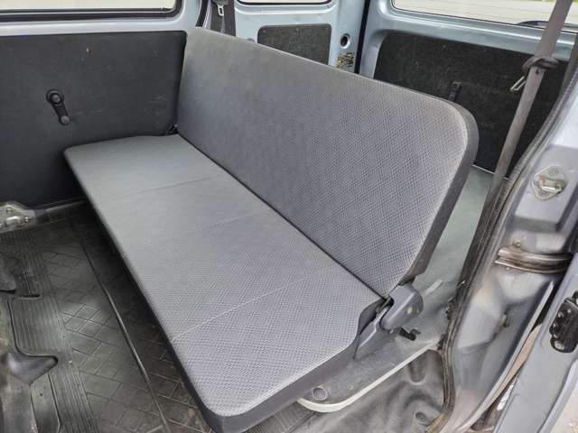 Daihatsu Hijet Cargo 10