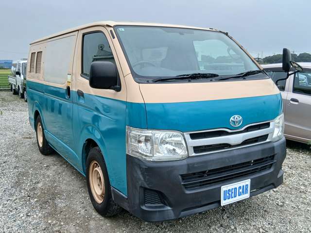 Toyota Hiace Van 3