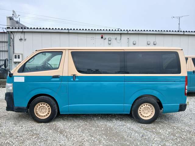 Toyota Hiace Van 5