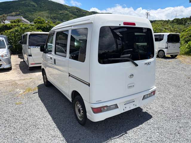 Daihatsu Hijet Cargo 8