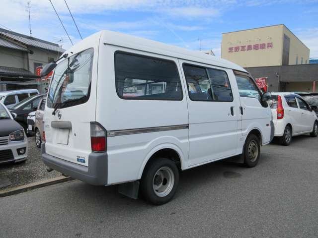 Nissan Vanette 4