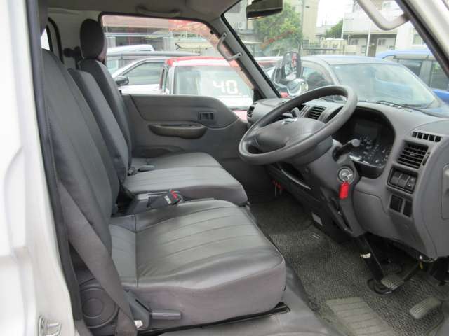Nissan Vanette 6
