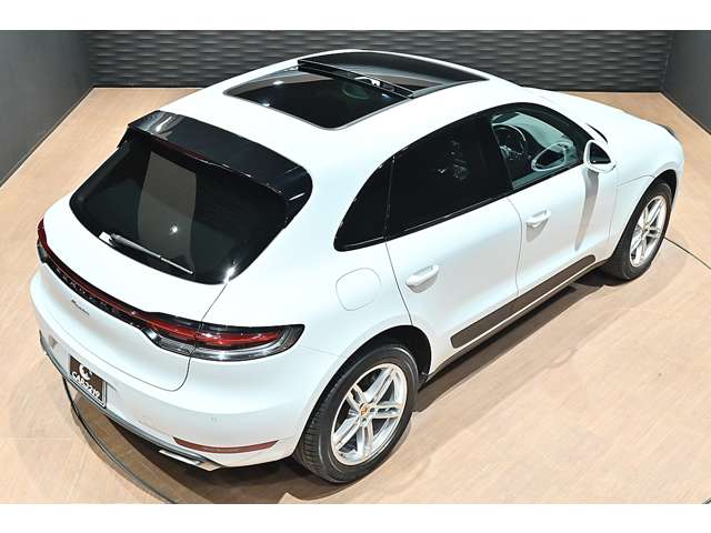 Porsche Macan 11