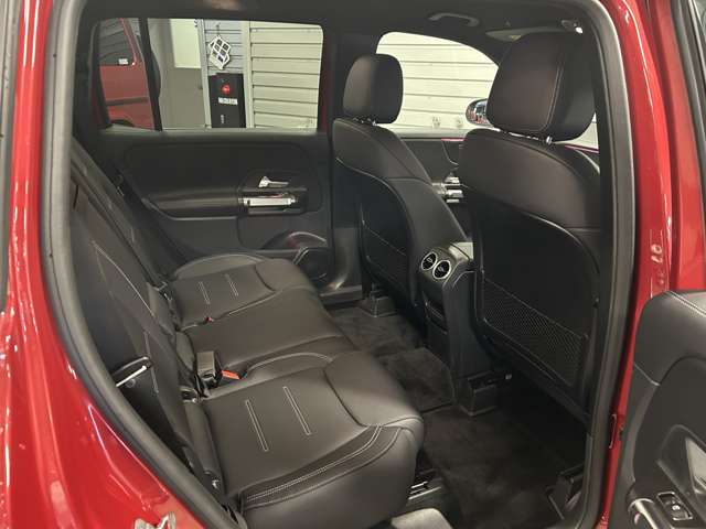 Mercedes-Benz GLB 8