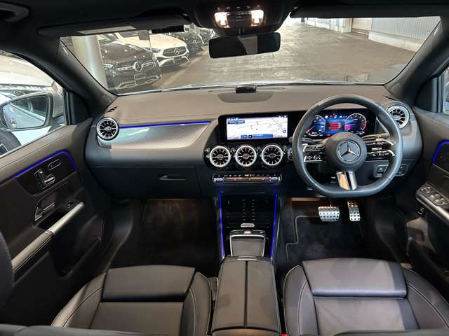 Mercedes-Benz GLA-Class 12