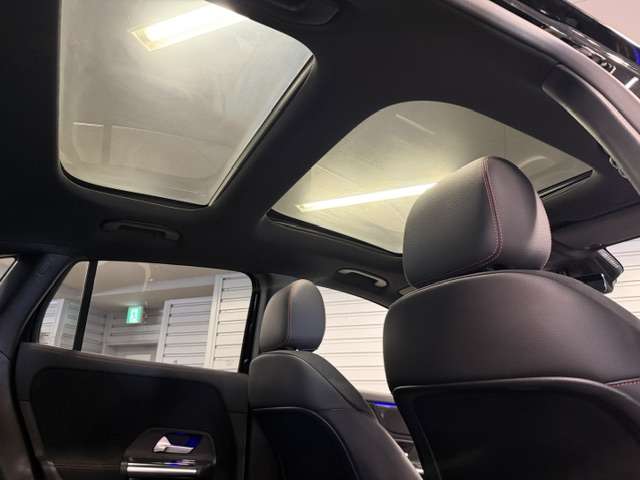 Mercedes-Benz GLA-Class 11