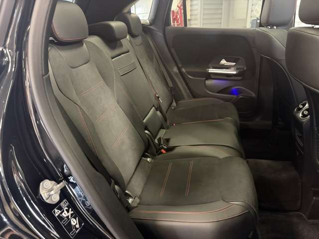 Mercedes-Benz GLA-Class 10