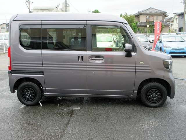 Honda N-VAN 12