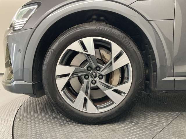 Audi e-tron 11