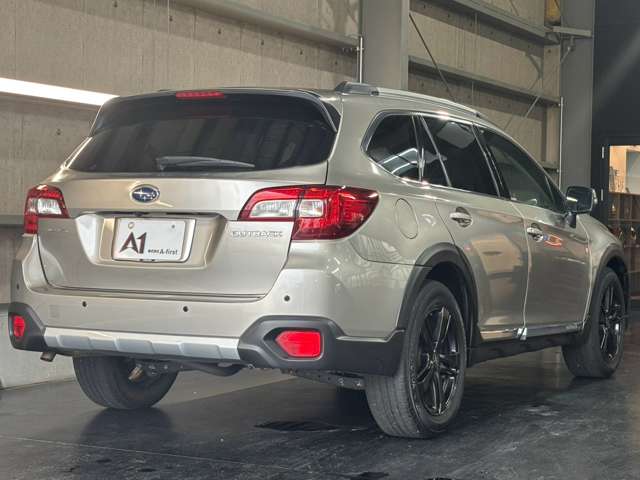 Subaru Legacy Outback 11