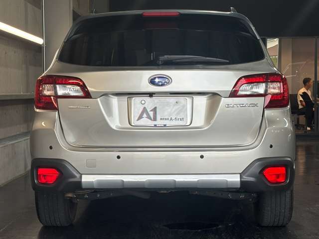 Subaru Legacy Outback 12