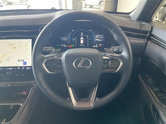 Lexus LBX 9