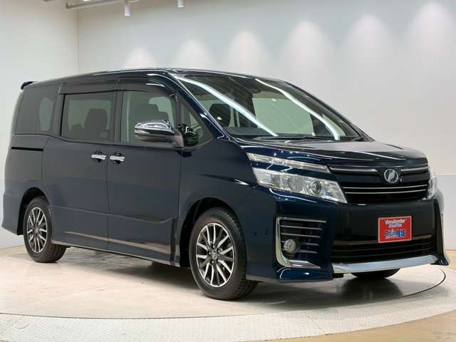 Toyota Voxy 5