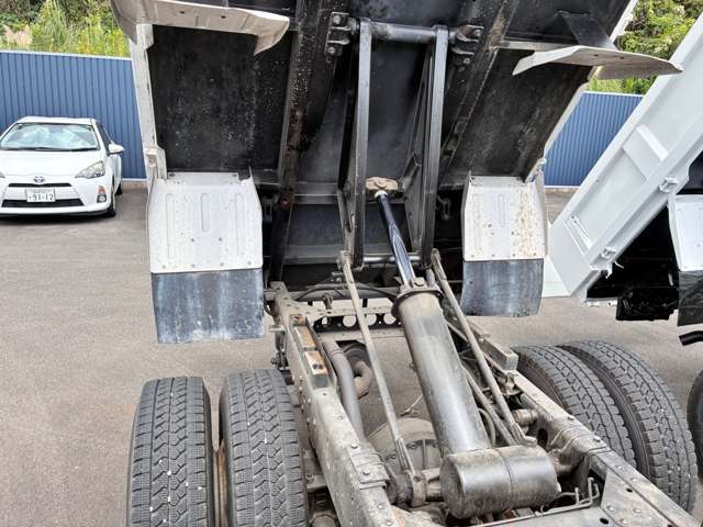 Isuzu Elf 11