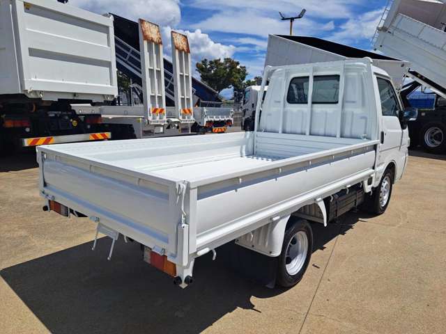 Mazda Bongo Truck 8