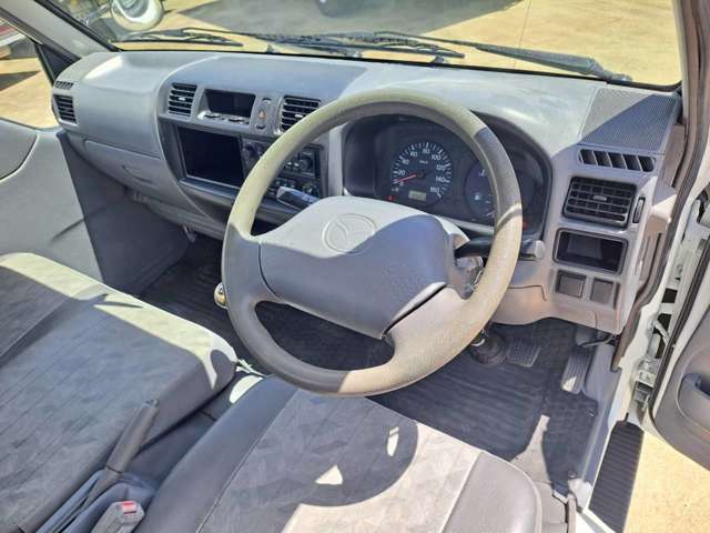 Mazda Bongo Truck 9