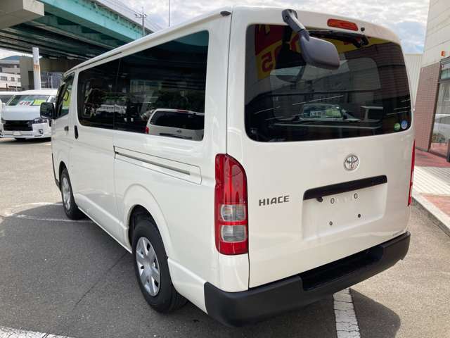 Toyota Hiace Van 8