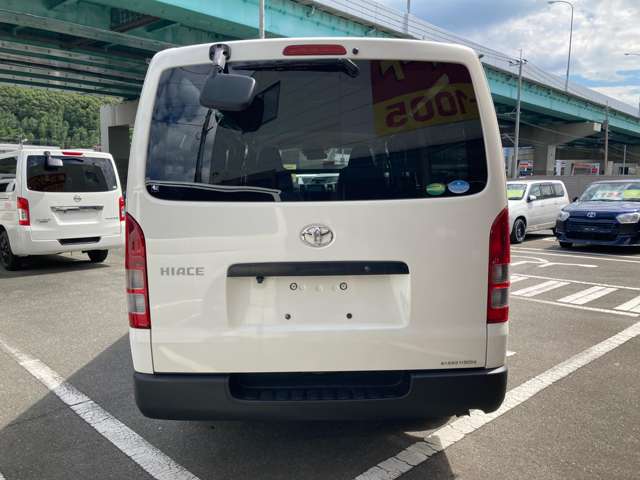 Toyota Hiace Van 9