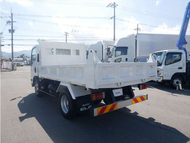 Isuzu Elf 4