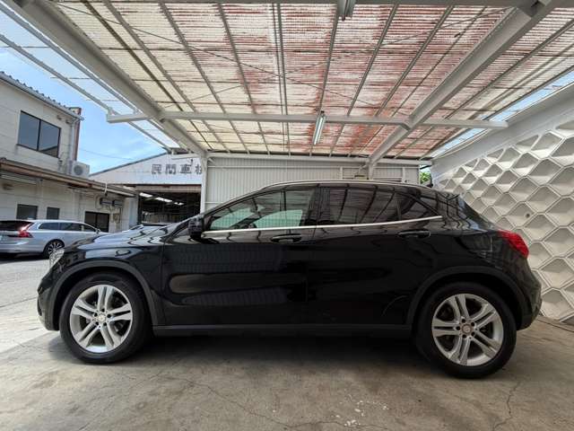 Mercedes-Benz GLA-Class 11