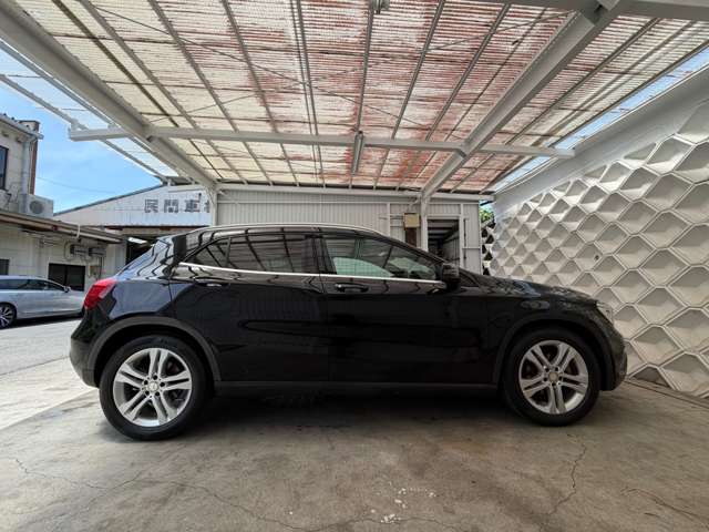Mercedes-Benz GLA-Class 10