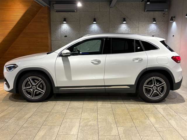 Mercedes-Benz GLA-Class 12