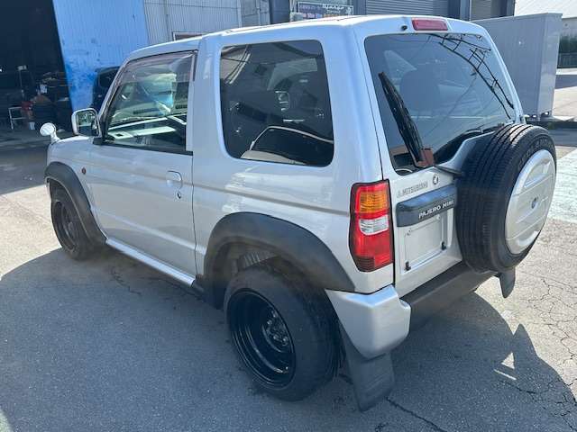 Mitsubishi Pajero Mini 4