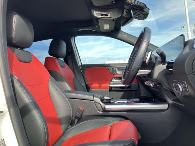 Mercedes-Benz GLA-Class 2