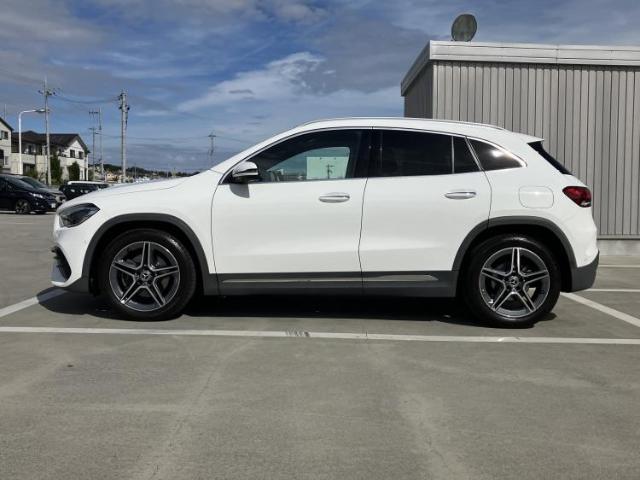 Mercedes-Benz GLA-Class 5