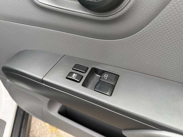 Nissan AD 11