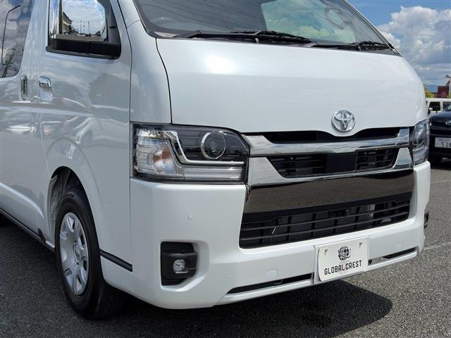 Toyota Hiace Van 11