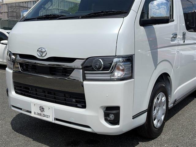 Toyota Hiace Van 12