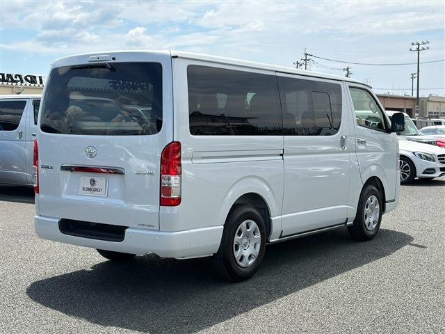 Toyota Hiace Van 5