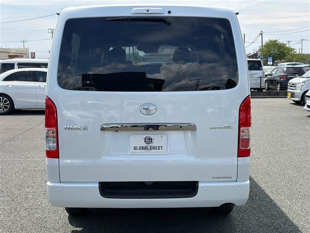 Toyota Hiace Van 8