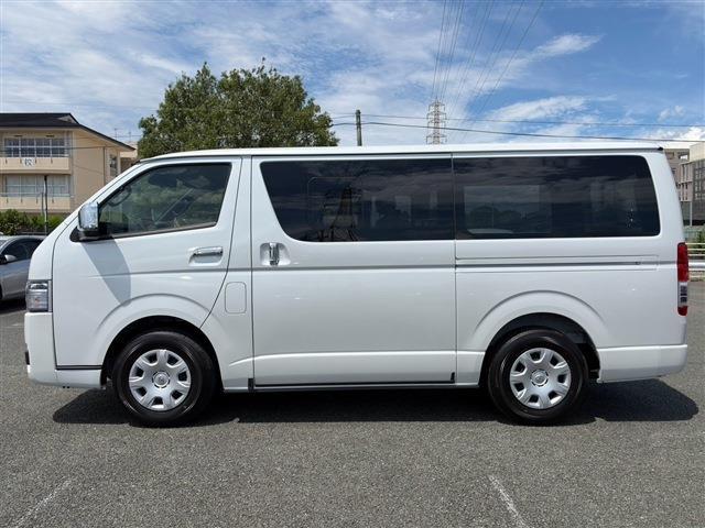 Toyota Hiace Van 9