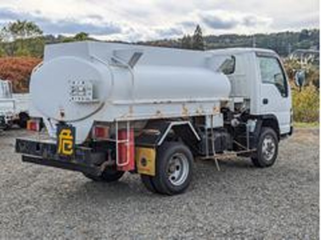 Isuzu Elf 3