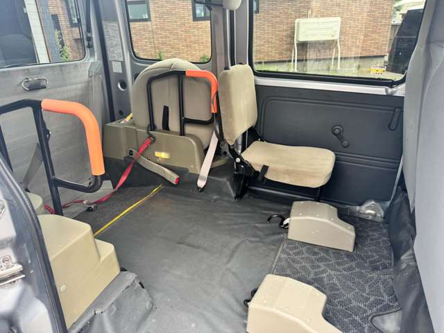 Daihatsu Hijet Cargo 4