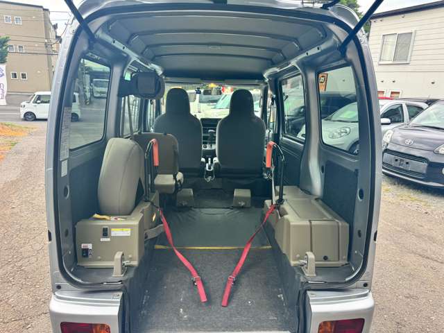 Daihatsu Hijet Cargo 6