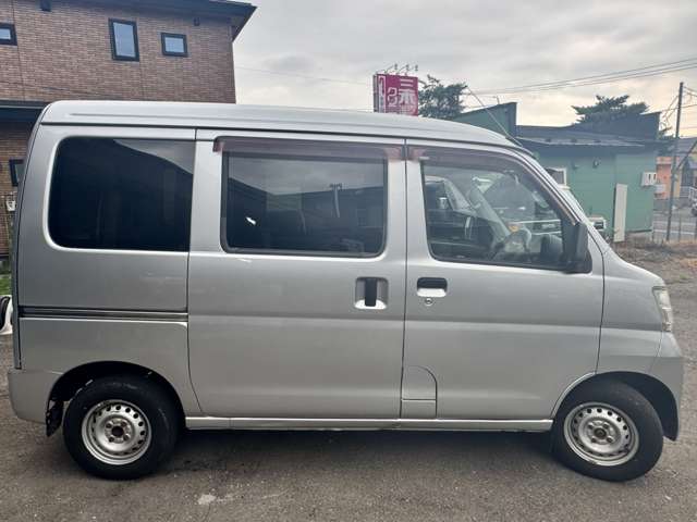 Daihatsu Hijet Cargo 7