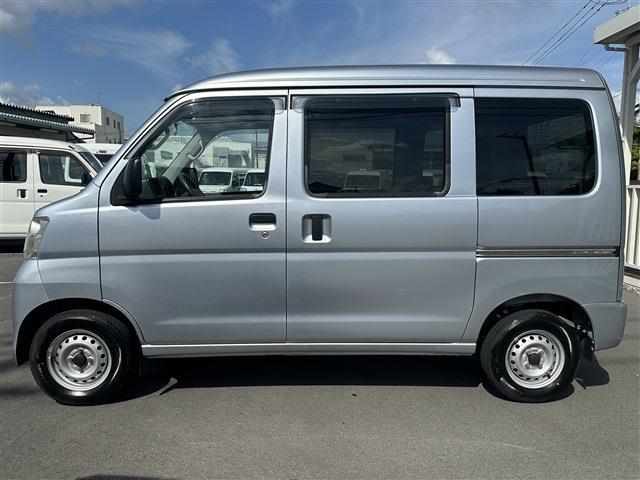 Daihatsu Hijet Cargo 11