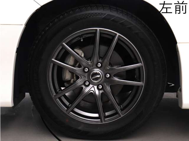 Toyota Alphard Hybrid 12