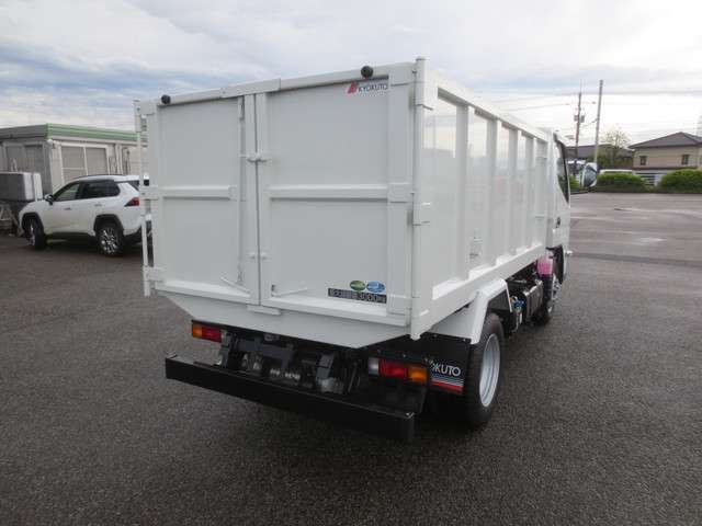 Mitsubishi Fuso Canter 4