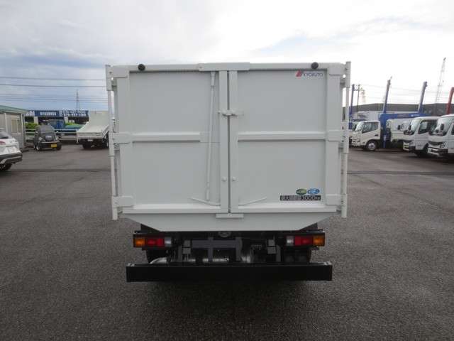 Mitsubishi Fuso Canter 7