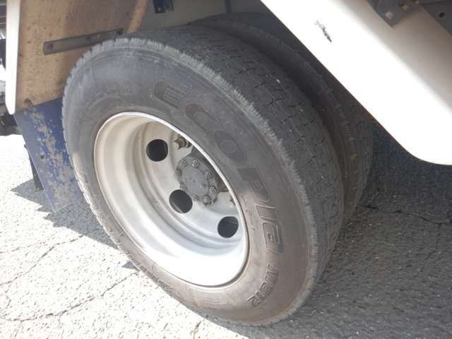 Isuzu Elf 10