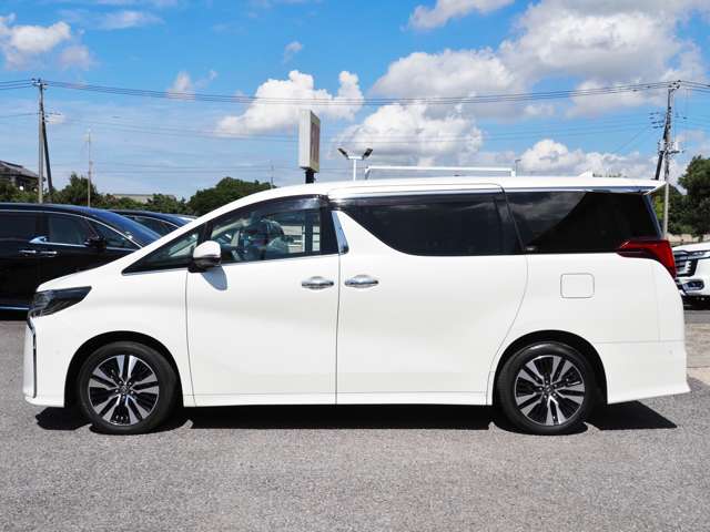 Toyota Alphard 8